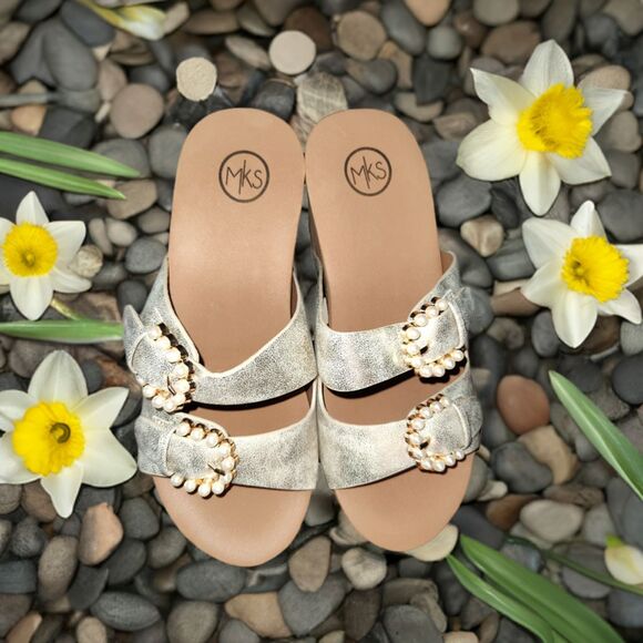 Women's Pale Gold Wedge Sandals with Pearl Trim - size 9 - Picture 1 of 4